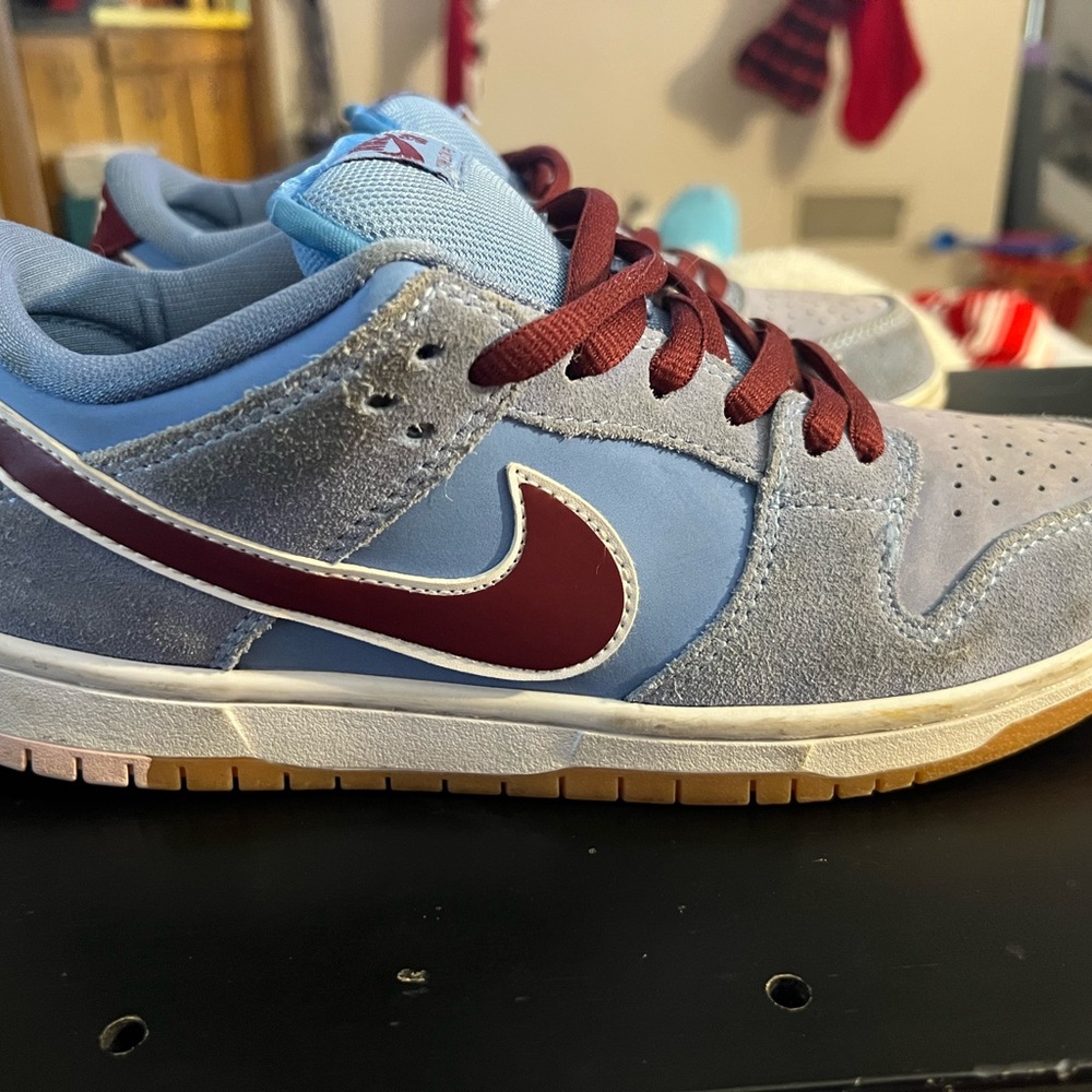 Nike Dunks (Philly Dunks). Size 8 men’s.